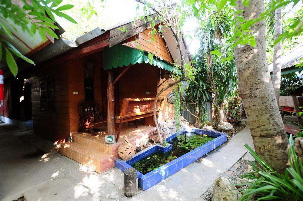 Sukhothai Guest House Exterior photo