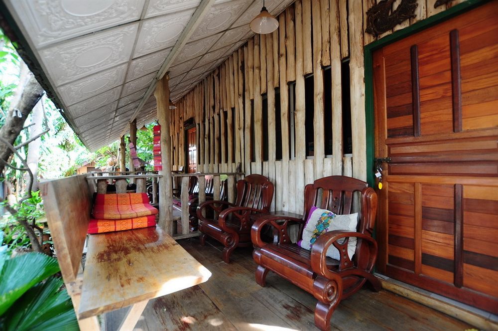 Sukhothai Guest House Exterior photo