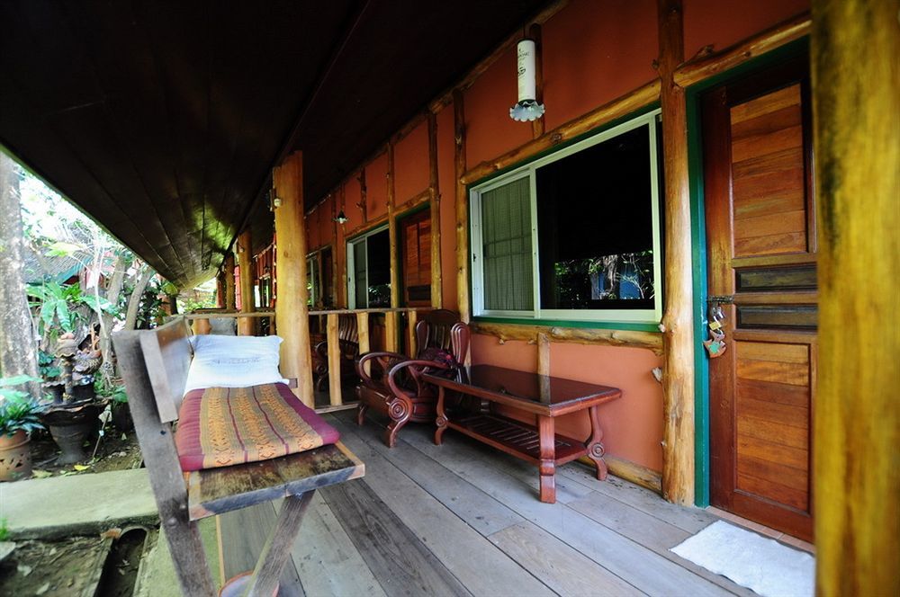 Sukhothai Guest House Exterior photo